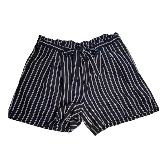 NWOT Black Shorts w/ White Stripes and Tie in Front - Size XXL - Picture 1 of 3